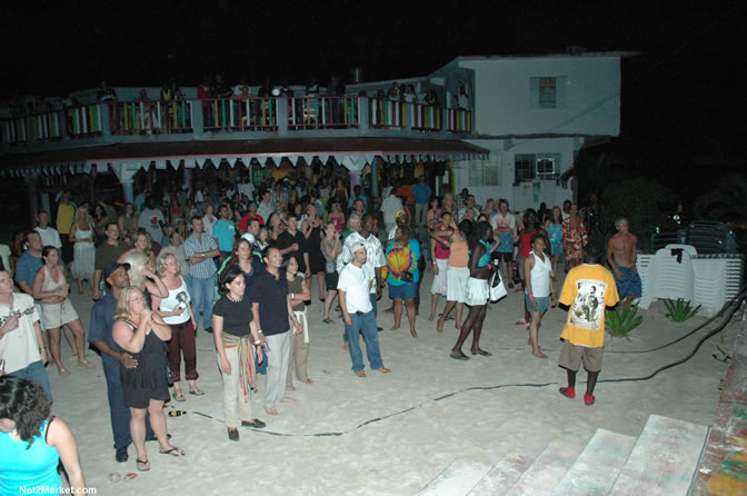 Reggae Superstar - Bush Man @ Bourbon Beach with Boddy Dread & Singing Honour - Presented by Our Music Promotions - Omar & Ama-Donna - Saturday, May 14, 2005 - Negril Travel Guide, Negril Jamaica WI - http://www.negriltravelguide.com - info@negriltravelguide.com...!