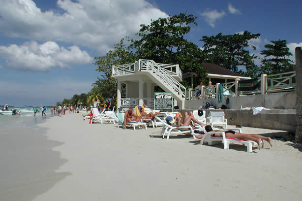 A Photo Walk along Negril's Famous Seven Mile Beach - Negril Travel Guide, Negril Jamaica WI - http://www.negriltravelguide.com - info@negriltravelguide.com...!