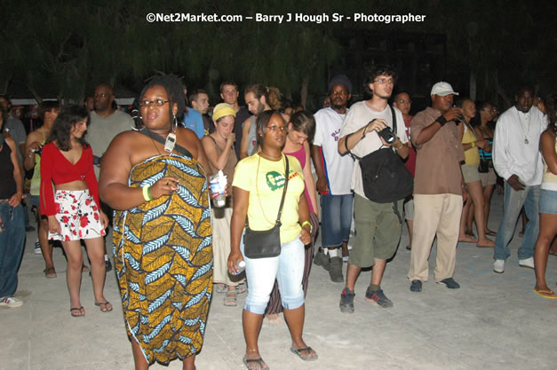 Red Stripe Reggae Sumfest 2007 - Beach Party - Tropical Beach - Sunday, July 15, 2007 - FAB 5 + Z Liquid - zip 103 fm - DJ Marvin - fame 95 fm - Craig Ross - Pieces  - Wyclef Refuge all-Star Sound System - Tropical Beach, Montego Bay, St James, Jamaica W.I. - Negril Travel Guide.com, Negril Jamaica WI - http://www.negriltravelguide.com - info@negriltravelguide.com...!