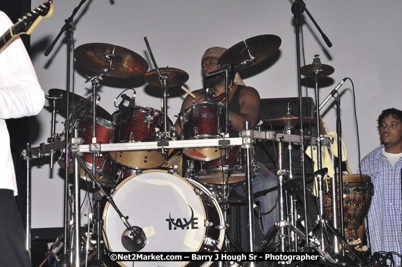 Andy Vernon @ Red Stripe Reggae Sumfest 2008 International Night 2, Catherine Hall, Montego Bay - Saturday, July 19, 2008 - Reggae Sumfest 2008 July 13 - July 19, 2008 - Photographs by Net2Market.com - Barry J. Hough Sr. Photojournalist/Photograper - Photographs taken with a Nikon D300 - Negril Travel Guide, Negril Jamaica WI - http://www.negriltravelguide.com - info@negriltravelguide.com...!