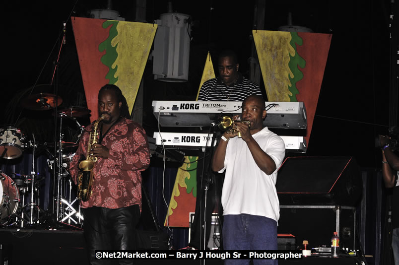 Andy Vernon @ Red Stripe Reggae Sumfest 2008 International Night 2, Catherine Hall, Montego Bay - Saturday, July 19, 2008 - Reggae Sumfest 2008 July 13 - July 19, 2008 - Photographs by Net2Market.com - Barry J. Hough Sr. Photojournalist/Photograper - Photographs taken with a Nikon D300 - Negril Travel Guide, Negril Jamaica WI - http://www.negriltravelguide.com - info@negriltravelguide.com...!