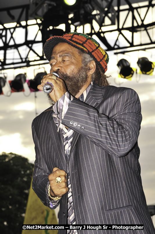 John Holt @ Red Stripe Reggae Sumfest 2008 International Night 2, Catherine Hall, Montego Bay - Saturday, July 19, 2008 - Reggae Sumfest 2008 July 13 - July 19, 2008 - Photographs by Net2Market.com - Barry J. Hough Sr. Photojournalist/Photograper - Photographs taken with a Nikon D300 - Negril Travel Guide, Negril Jamaica WI - http://www.negriltravelguide.com - info@negriltravelguide.com...!