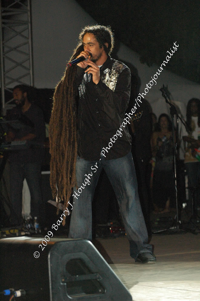 Damian 'Jr. Gong' Marley & NAS @ Reggae Sumfest 2009 - International Night 2 - Reggae Sumfest 2009,Catherine Hall, Montego Bay, St. James, Jamaica W.I. - Saturday, July 25, 2009 - Reggae Sumfest 2009, July 19 - 25, 2009 - Photographs by Net2Market.com - Barry J. Hough Sr. Photojournalist/Photograper - Photographs taken with a Nikon D70, D100, or D300 - Negril Travel Guide, Negril Jamaica WI - http://www.negriltravelguide.com - info@negriltravelguide.com...!