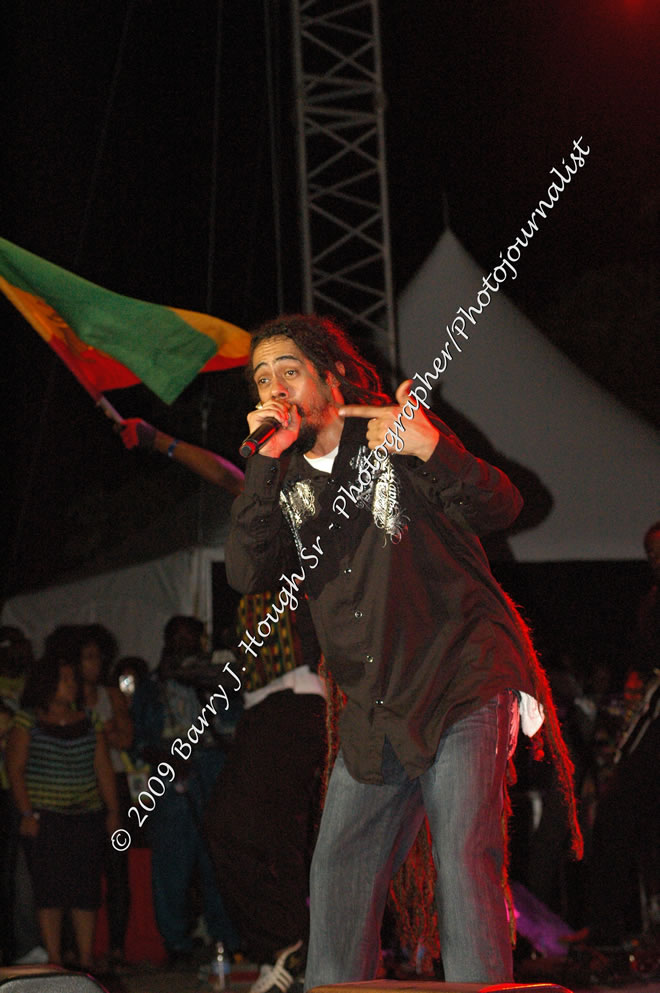 Damian 'Jr. Gong' Marley & NAS @ Reggae Sumfest 2009 - International Night 2 - Reggae Sumfest 2009,Catherine Hall, Montego Bay, St. James, Jamaica W.I. - Saturday, July 25, 2009 - Reggae Sumfest 2009, July 19 - 25, 2009 - Photographs by Net2Market.com - Barry J. Hough Sr. Photojournalist/Photograper - Photographs taken with a Nikon D70, D100, or D300 - Negril Travel Guide, Negril Jamaica WI - http://www.negriltravelguide.com - info@negriltravelguide.com...!