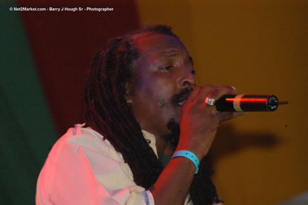 Mackie Conscious - Ignition - The Internation Fire Blazes - Friday, July 21, 2006 - Montego Bay, Jamaica - Negril Travel Guide, Negril Jamaica WI - http://www.negriltravelguide.com - info@negriltravelguide.com...!