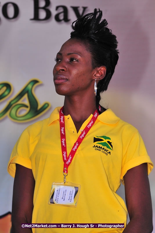 The City of Montego Bay Welcomes Our 2008 Olympians - Western Motorcade - Civic Ceremony - A Salute To Our Beijing Heros - Sam Sharpe Square, Montego Bay, Jamaica - Tuesday, October 7, 2008 - Photographs by Net2Market.com - Barry J. Hough Sr. Photojournalist/Photograper - Photographs taken with a Nikon D300 - Negril Travel Guide, Negril Jamaica WI - http://www.negriltravelguide.com - info@negriltravelguide.com...!